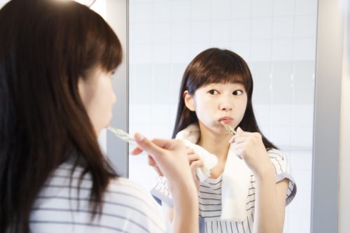 【満足度98%！】彼氏と別れるほどクサい口臭が3日で消えた!?その秘密は○○に…